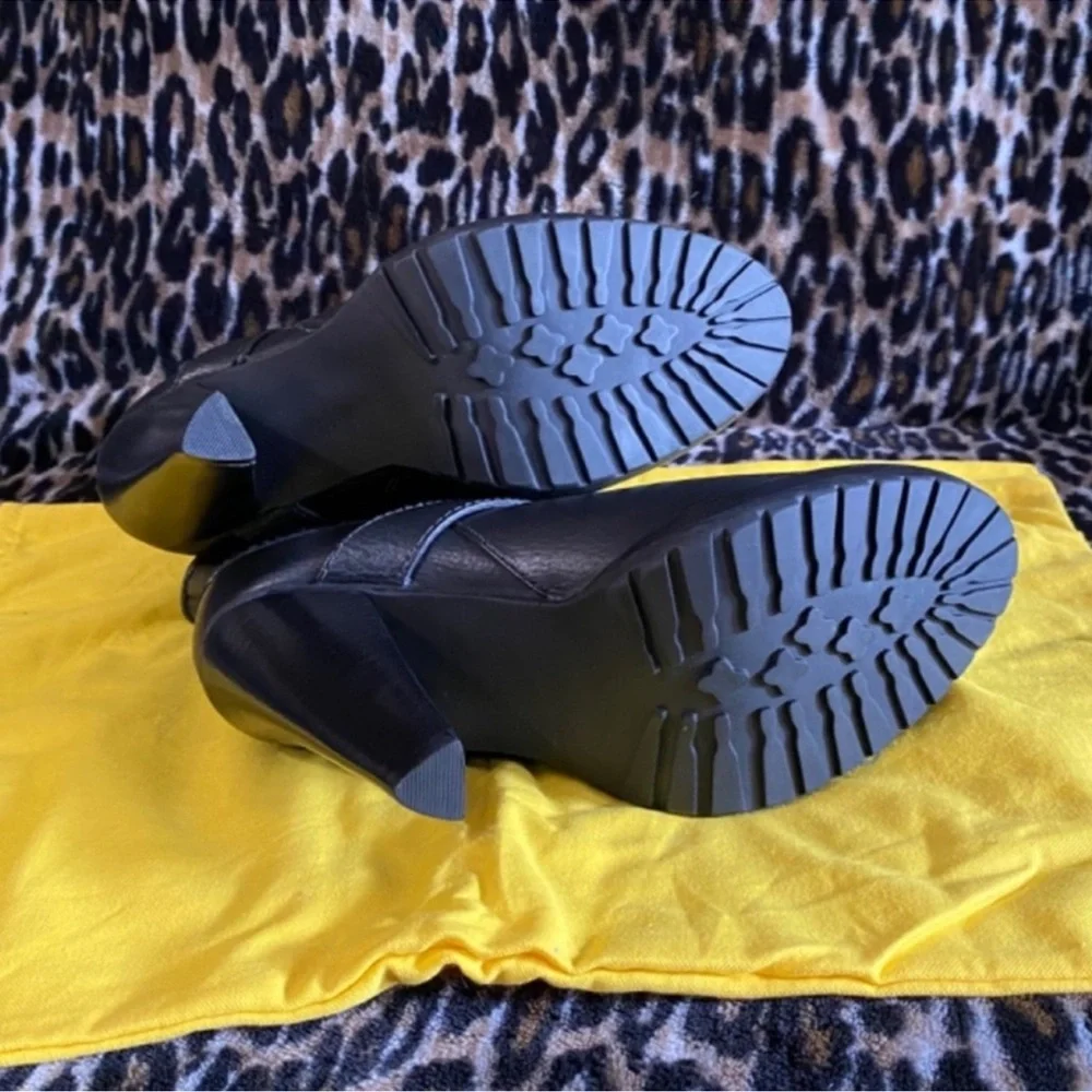 Cynthia Vincent Black Leather Booties - Picture 9 of 10